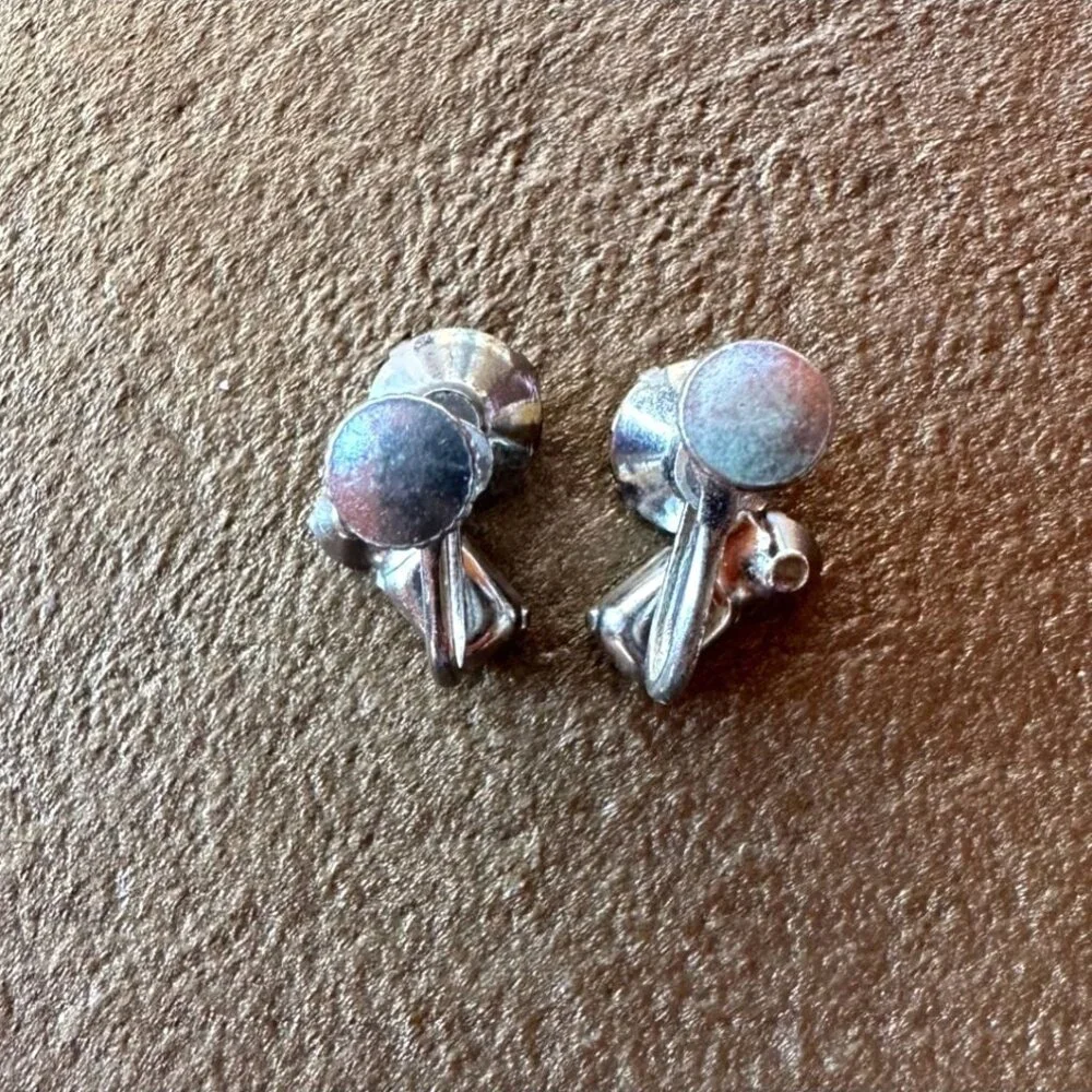 Vintage Purple Rhinestone Screw-Back Earrings Mid-Century Modern Amethyst Color - Picture 10 of 10